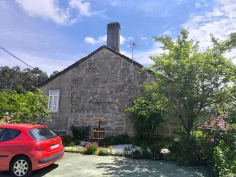 Casa en San Lorenzo "Oliveira"