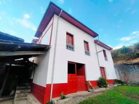 Casa rústica en Pravia
