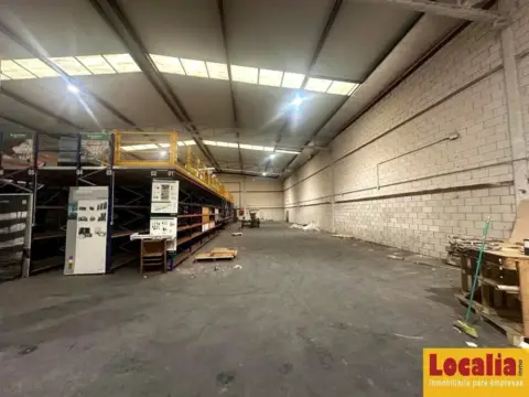 Nave industrial en Cartes