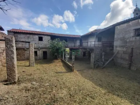 Casa en A Casanova (San Cibrao Das Viñas)