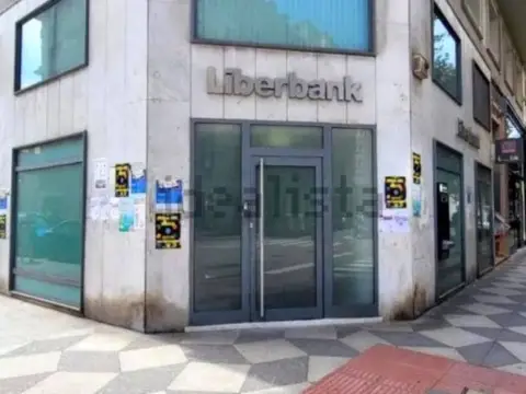 Local comercial en Centro-Ayuntamiento