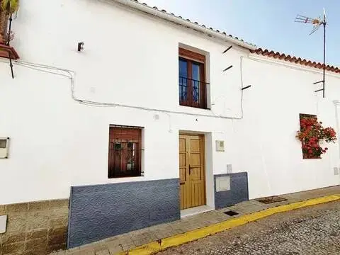 Casa rústica en calle de la Fuente