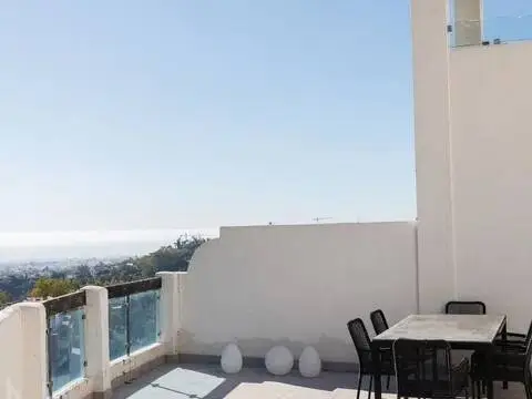 Piso en calle calle Islas Azores No Number