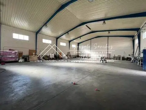 Nave industrial en Lucena