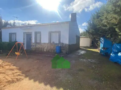 Chalet en Corte de Peleas