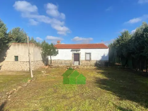 Chalet en Corte de Peleas