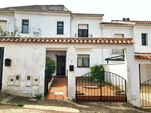 Casa adosada en Los Marines