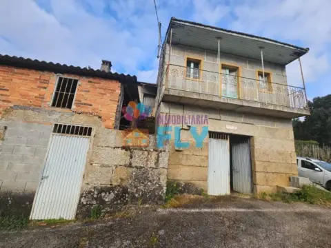 Casa en Castiñeiras (Toén)