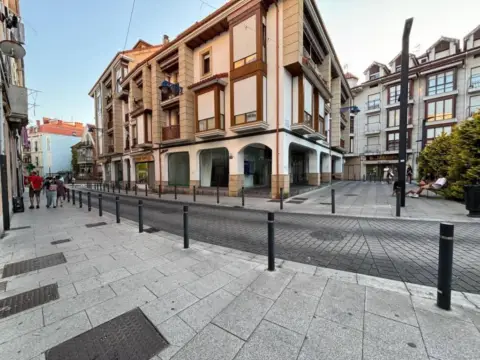 Local comercial en Santoña