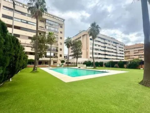 Piso en Santa Paula-La Paz-Los Guindos-Parque Mediterráneo