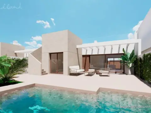 Chalet en Los Alcázares