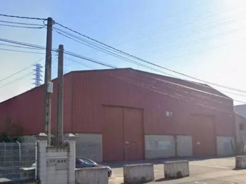Nave industrial en Riaño-Barros