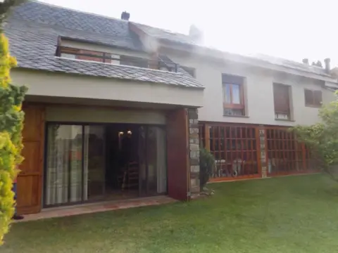 Casa adosada en calle Urbanitzacio Puigcerda Residencial, 7