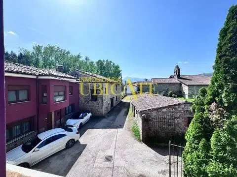 Casa adosada en Arenas de Iguña