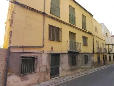 Casa adosada en calle Agustina de Aragón