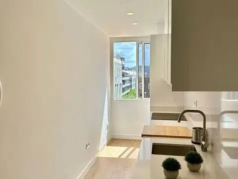 Piso en calle de Nicolás Estévanez, 21