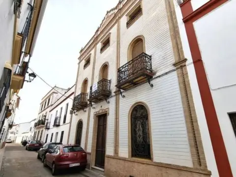 Casa rústica en calle de Felix Campos