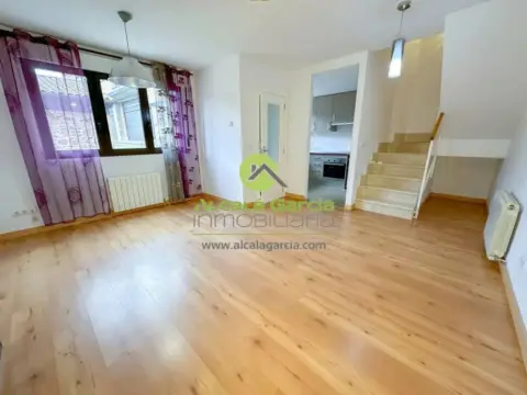 Casa adosada en Molinos de Duero