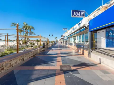 Local comercial en La Carihuela