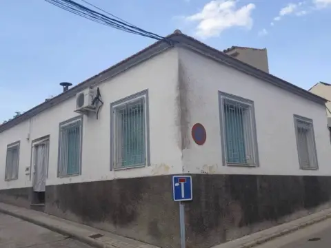 Casa rústica en Castillo Guadalerzas