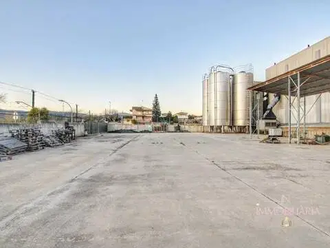 Nave industrial en Piera