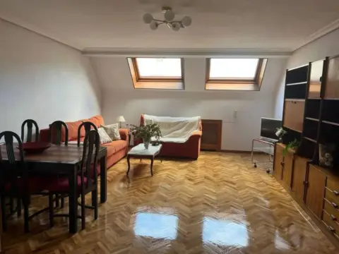 Piso en calle de Uría