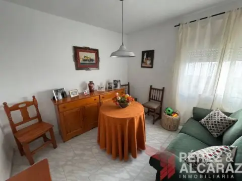 Casa adosada en calle de los Hermanos Romero