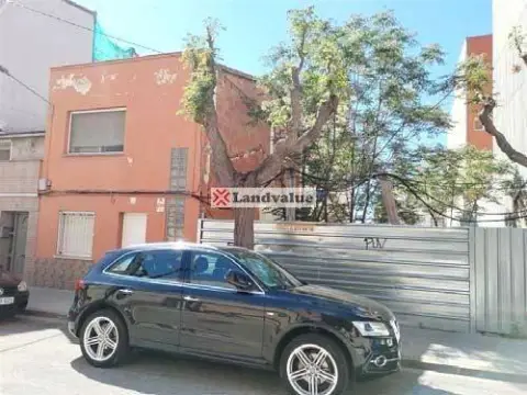 Terreno en calle C- Ametller