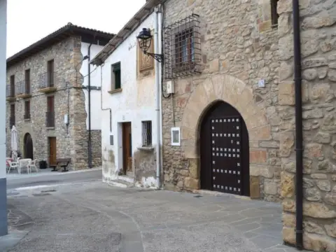 Casa rústica en calle Roncal