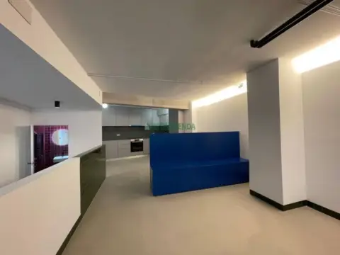 Dúplex en Praza España-Zona Corte Inglés
