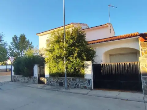Casa en Cedillo del Condado
