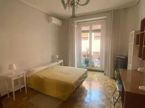 Habitación en calle de la Madera