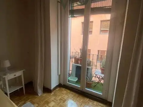 Habitación en calle de la Madera