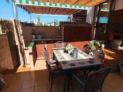Casa adosada en calle de Solana