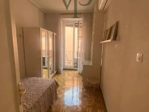 Habitación en calle de la Madera