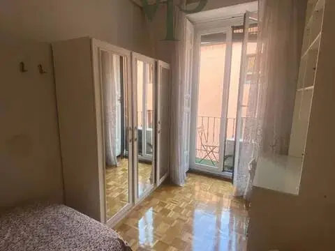 Habitación en calle de la Madera