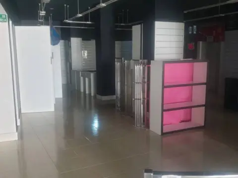 Local comercial en calle de Granada