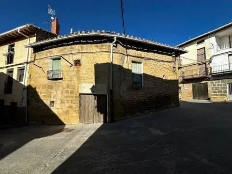 Casa rústica en calle de Somillo