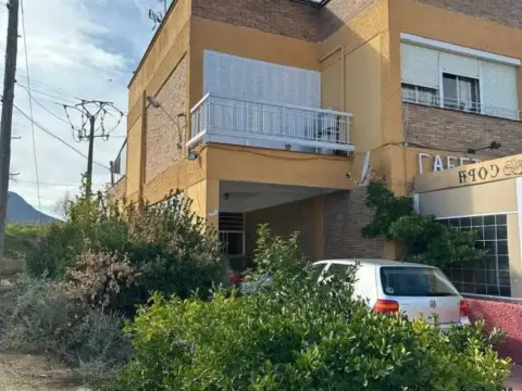 Edificio en calle Avenida Nuestra Senora de Belen, 38