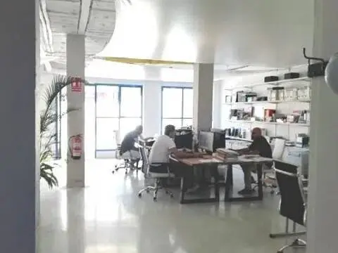 Local comercial en calle de Antonio Millón