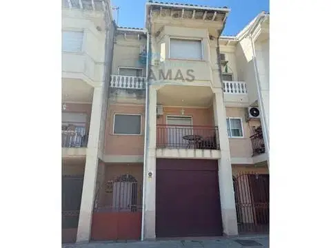 Casa adosada en Camino del Goche in Navalmoral de la Mata · Navalmoral de la Mata