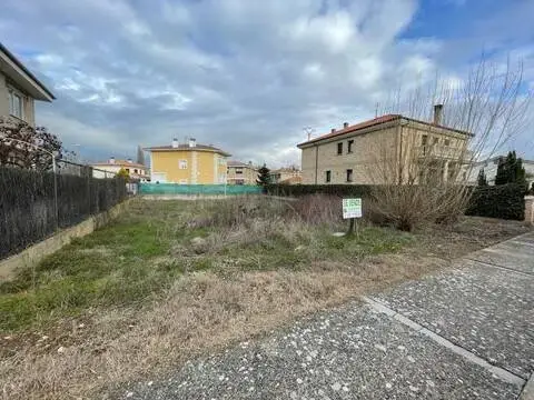 Terreno en calle de los Linares