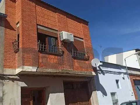 Chalet en La Villa de Don Fadrique