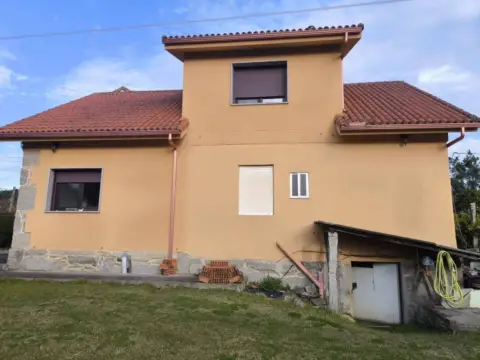Chalet en Arcos (Ponteareas)