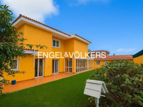 Casa en Avenida Tabares Bartlet, 16