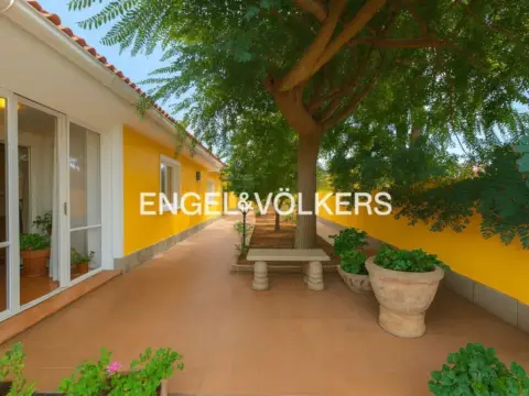 Casa en Avenida Tabares Bartlet, 16