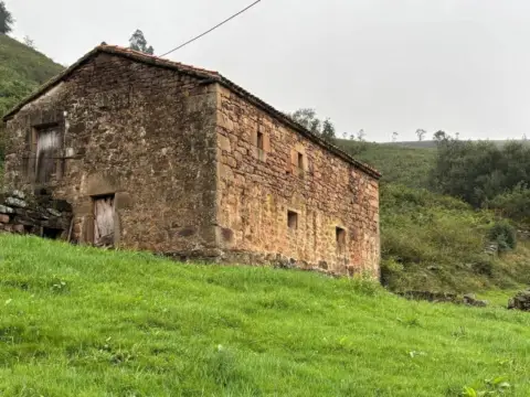 Casa rústica en Bucarrero