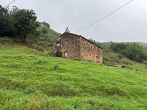 Casa rústica en Bucarrero