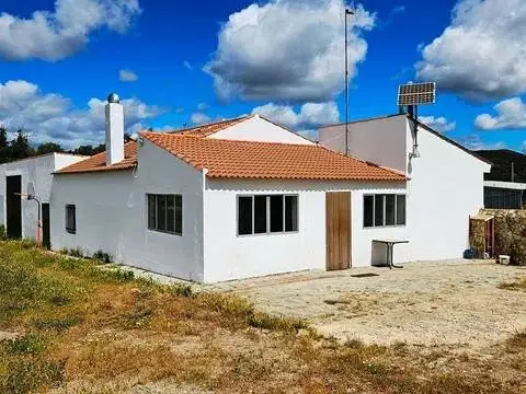 Casa rústica en calle Finca La Aliseda, 1