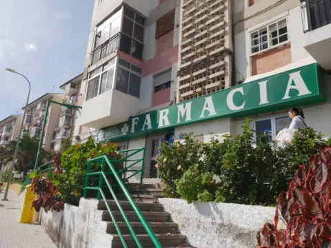 Local comercial en calle de Manuel de Falla